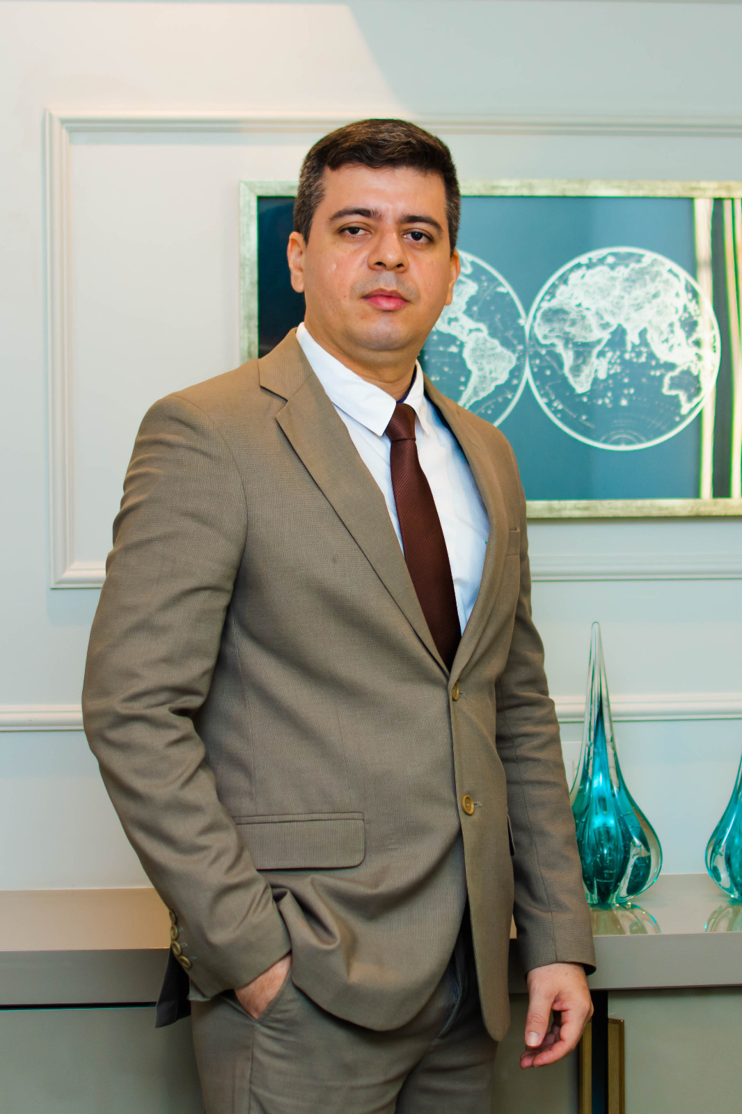Dr. João de Almeida Barros Filho, fundador do escritório